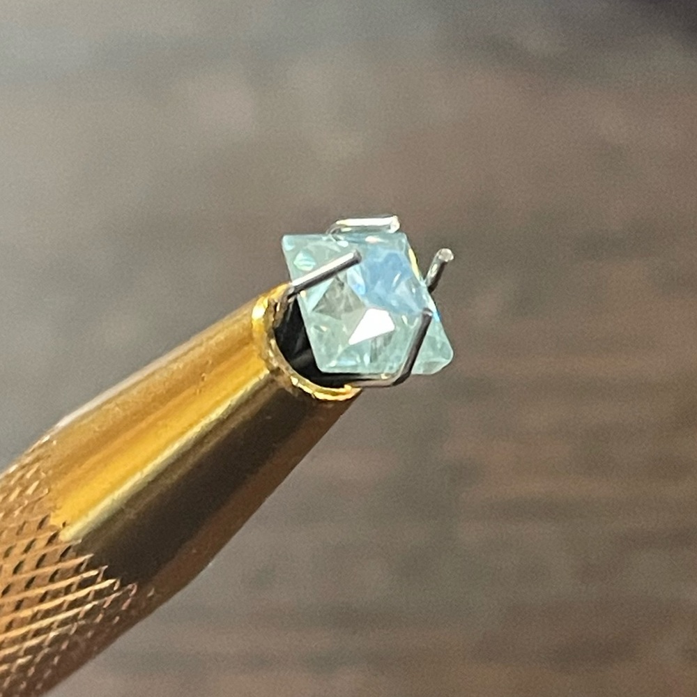 1.05 ctw Natural Diamond • Light Blueish-Green / Princess Cut • RETAIL $2,947USD - Picture 10 of 13
